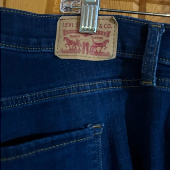 Levi’s Women’s Classic Bootcut Darkwash Jeans 20W - Picture 5 of 7